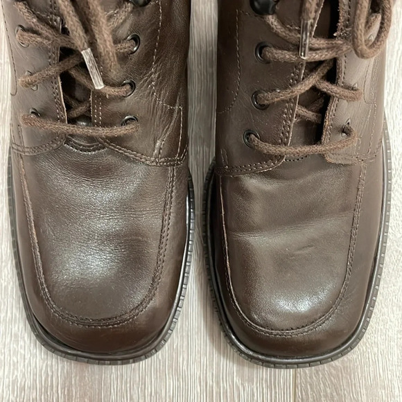 Women's Brown Ankle Boots - Picture 8 of 16